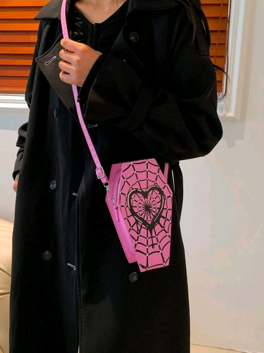 Spider web handbag